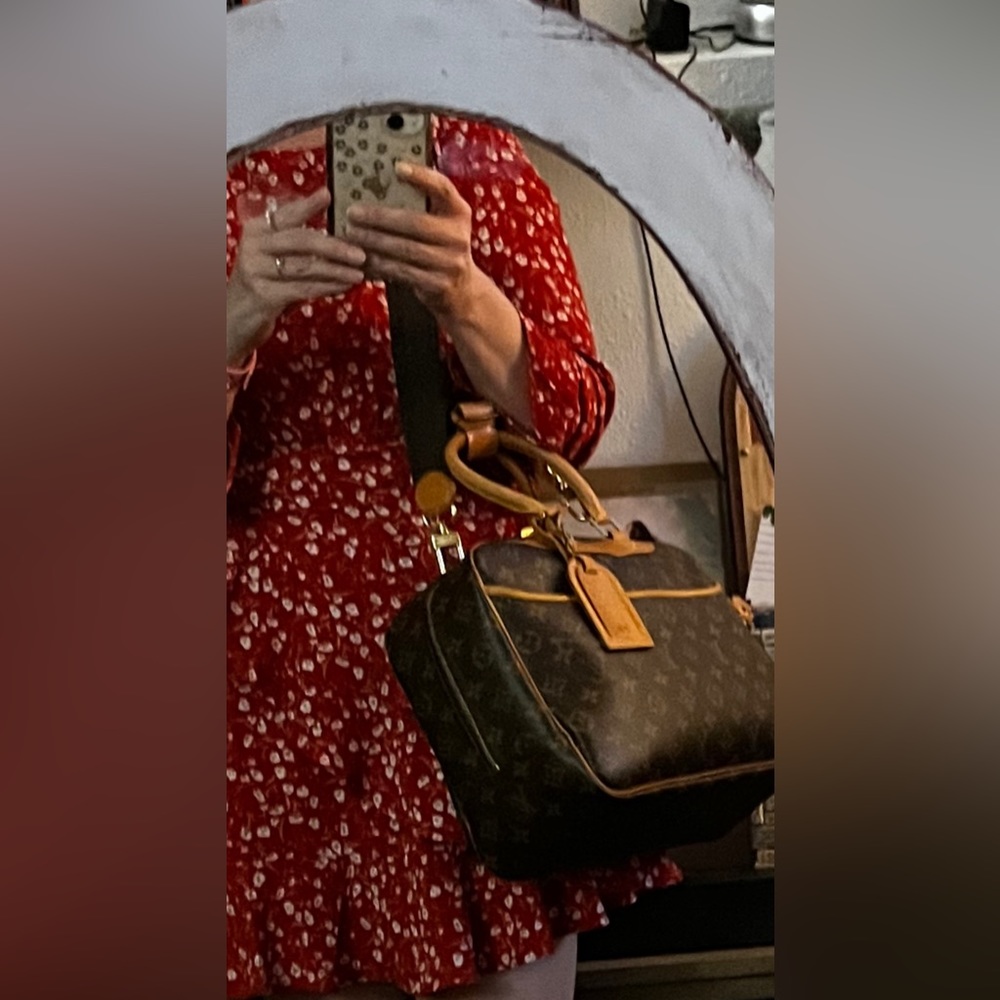 SOLD $800 LV Deauville - beautiful vintage condition. - Picture 6 of 16